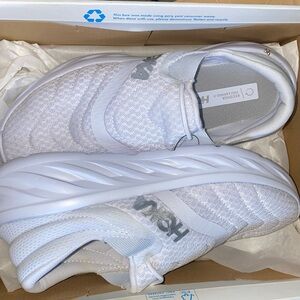 Brand new Hoka ORA recovery SHOE 2- women’s 8 white/white